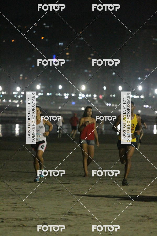 Buy your photos of the eventCircuito Jovem Pan Night Run - Etapa Santos on Fotop