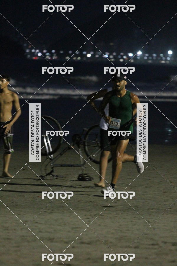 Buy your photos of the eventCircuito Jovem Pan Night Run - Etapa Santos on Fotop