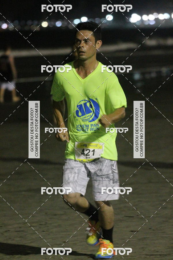 Buy your photos of the eventCircuito Jovem Pan Night Run - Etapa Santos on Fotop