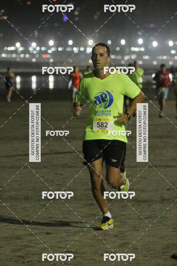 Buy your photos of the eventCircuito Jovem Pan Night Run - Etapa Santos on Fotop