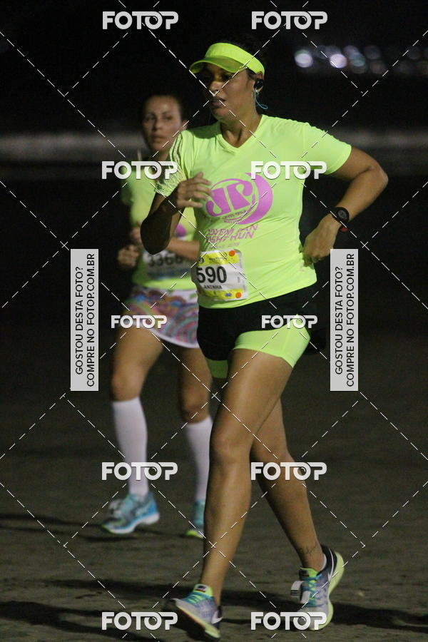 Buy your photos of the eventCircuito Jovem Pan Night Run - Etapa Santos on Fotop