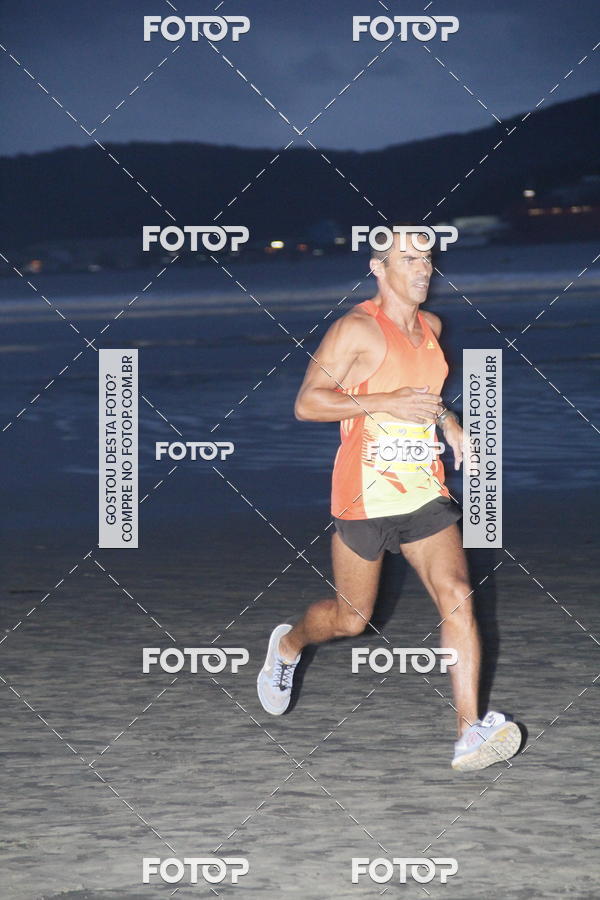 Buy your photos of the eventCircuito Jovem Pan Night Run - Etapa Santos on Fotop