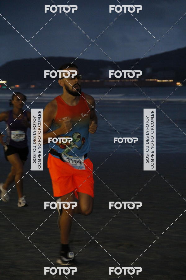 Buy your photos of the eventCircuito Jovem Pan Night Run - Etapa Santos on Fotop