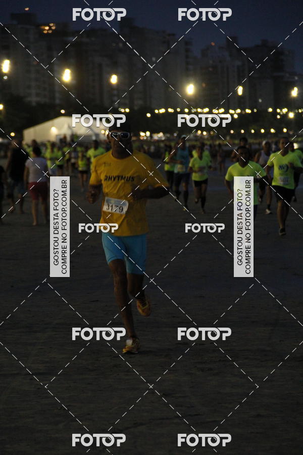 Buy your photos of the eventCircuito Jovem Pan Night Run - Etapa Santos on Fotop