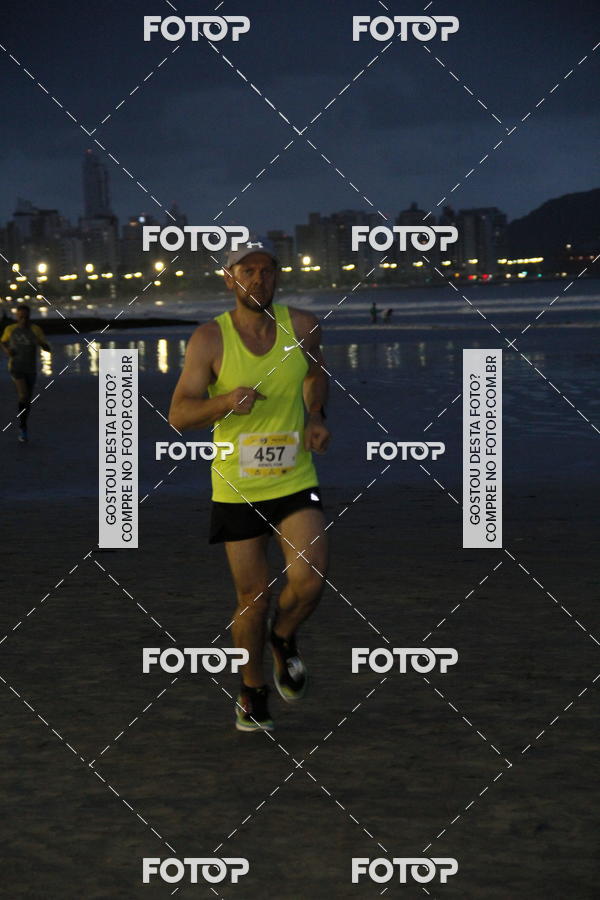 Buy your photos of the eventCircuito Jovem Pan Night Run - Etapa Santos on Fotop