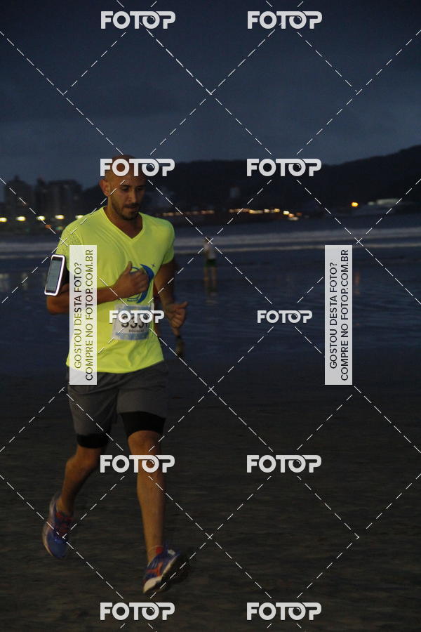 Buy your photos of the eventCircuito Jovem Pan Night Run - Etapa Santos on Fotop