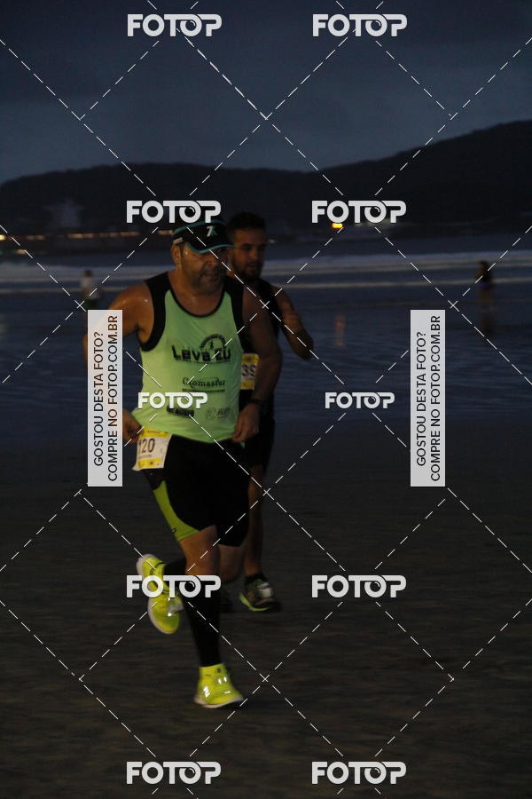 Buy your photos of the eventCircuito Jovem Pan Night Run - Etapa Santos on Fotop
