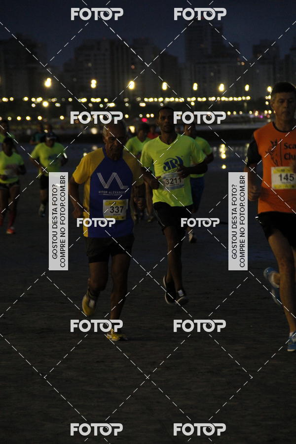 Buy your photos of the eventCircuito Jovem Pan Night Run - Etapa Santos on Fotop