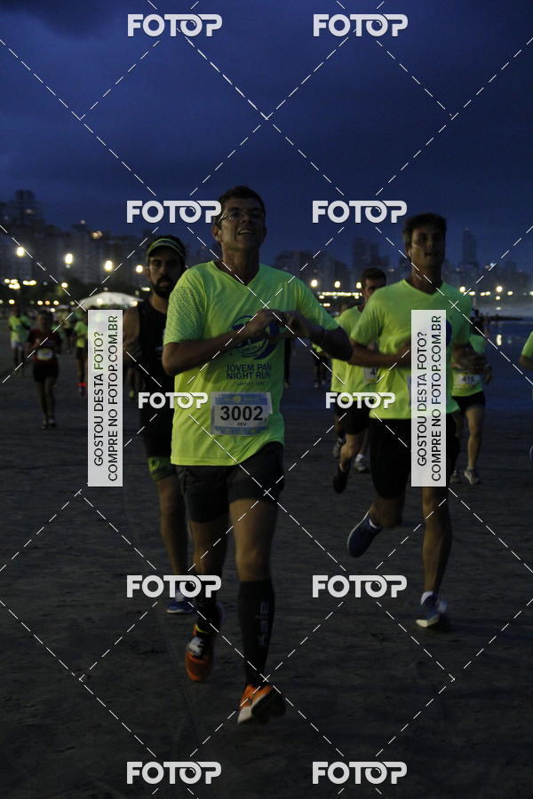 Buy your photos of the eventCircuito Jovem Pan Night Run - Etapa Santos on Fotop