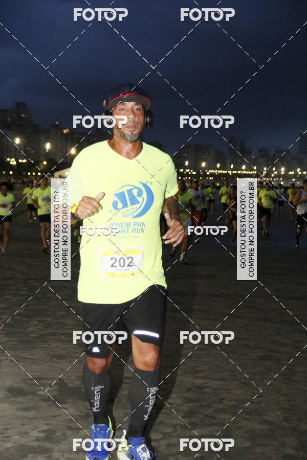 Buy your photos of the eventCircuito Jovem Pan Night Run - Etapa Santos on Fotop