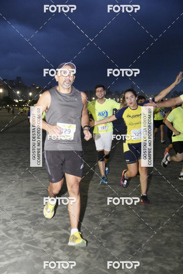 Buy your photos of the eventCircuito Jovem Pan Night Run - Etapa Santos on Fotop