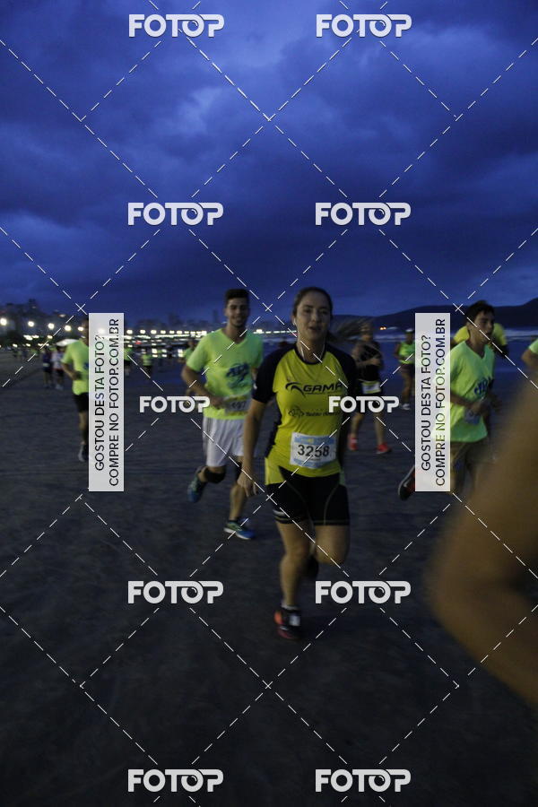 Buy your photos of the eventCircuito Jovem Pan Night Run - Etapa Santos on Fotop
