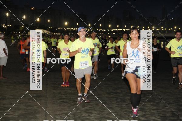 Buy your photos of the eventCircuito Jovem Pan Night Run - Etapa Santos on Fotop