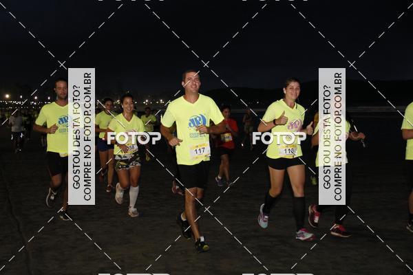 Buy your photos of the eventCircuito Jovem Pan Night Run - Etapa Santos on Fotop