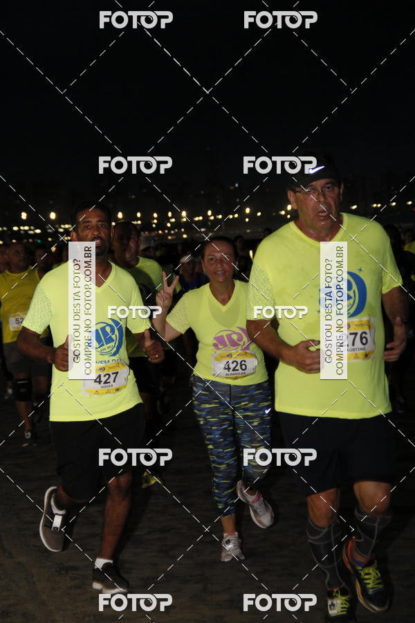 Buy your photos of the eventCircuito Jovem Pan Night Run - Etapa Santos on Fotop
