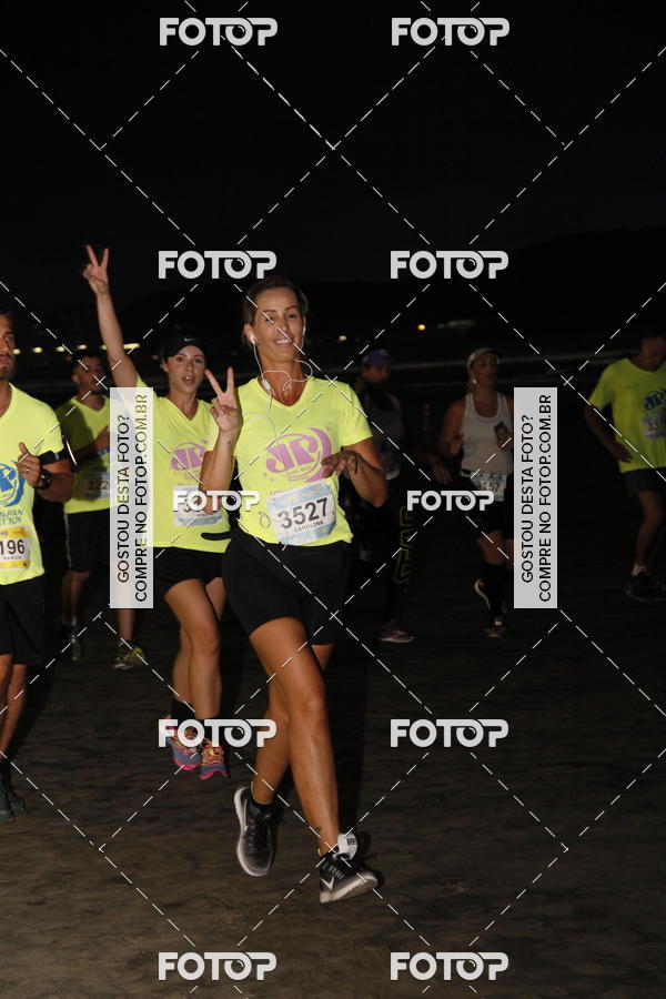 Buy your photos of the eventCircuito Jovem Pan Night Run - Etapa Santos on Fotop