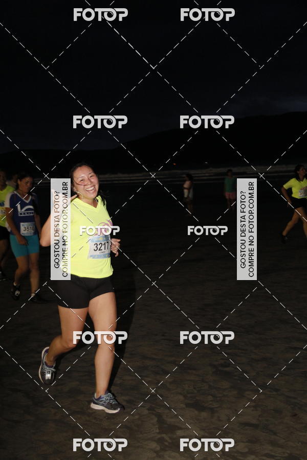 Buy your photos of the eventCircuito Jovem Pan Night Run - Etapa Santos on Fotop