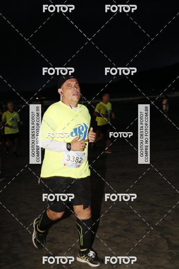 Buy your photos of the eventCircuito Jovem Pan Night Run - Etapa Santos on Fotop