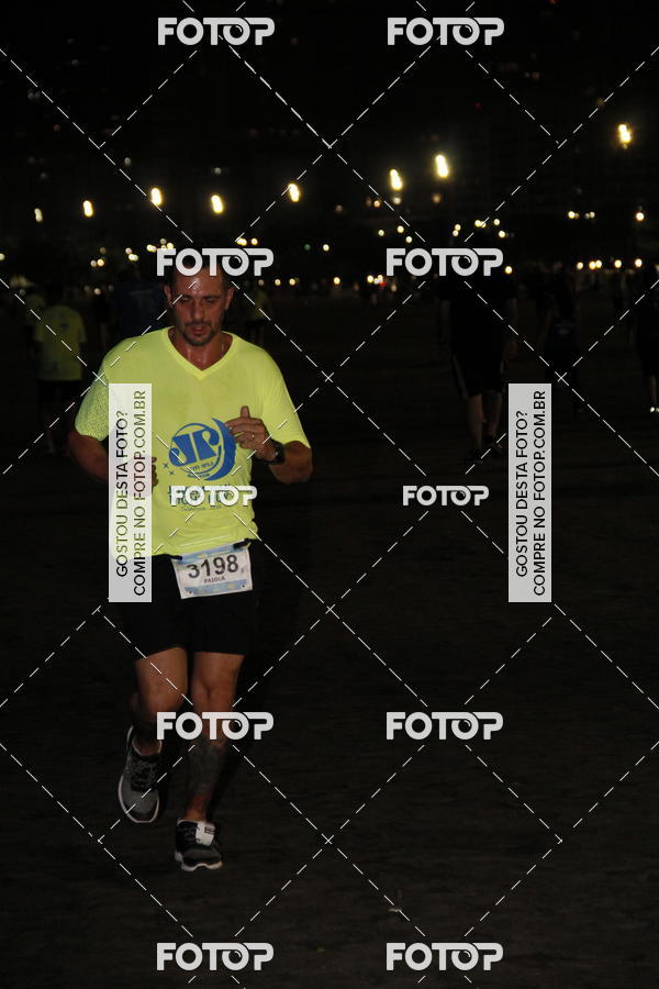 Buy your photos of the eventCircuito Jovem Pan Night Run - Etapa Santos on Fotop