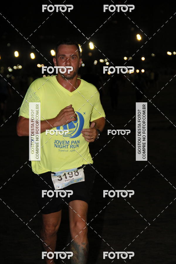 Buy your photos of the eventCircuito Jovem Pan Night Run - Etapa Santos on Fotop