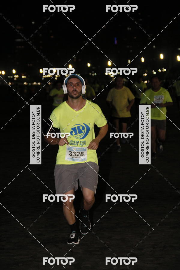 Buy your photos of the eventCircuito Jovem Pan Night Run - Etapa Santos on Fotop