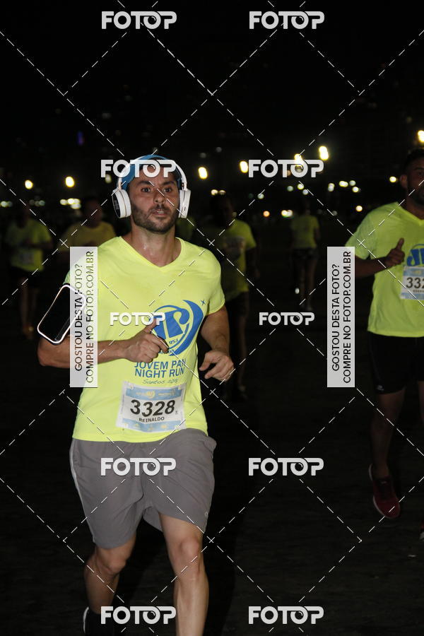 Buy your photos of the eventCircuito Jovem Pan Night Run - Etapa Santos on Fotop