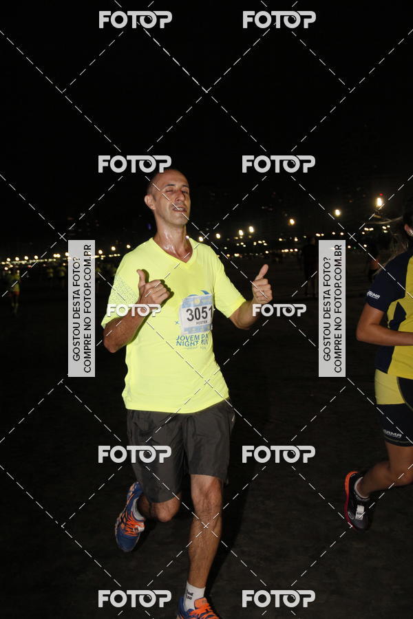 Buy your photos of the eventCircuito Jovem Pan Night Run - Etapa Santos on Fotop