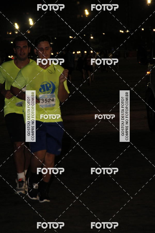 Buy your photos of the eventCircuito Jovem Pan Night Run - Etapa Santos on Fotop