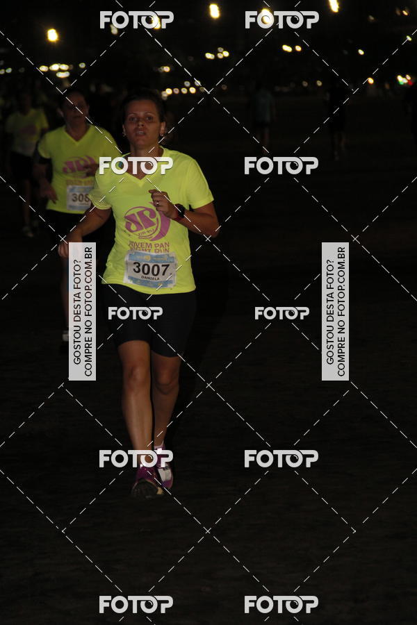 Buy your photos of the eventCircuito Jovem Pan Night Run - Etapa Santos on Fotop