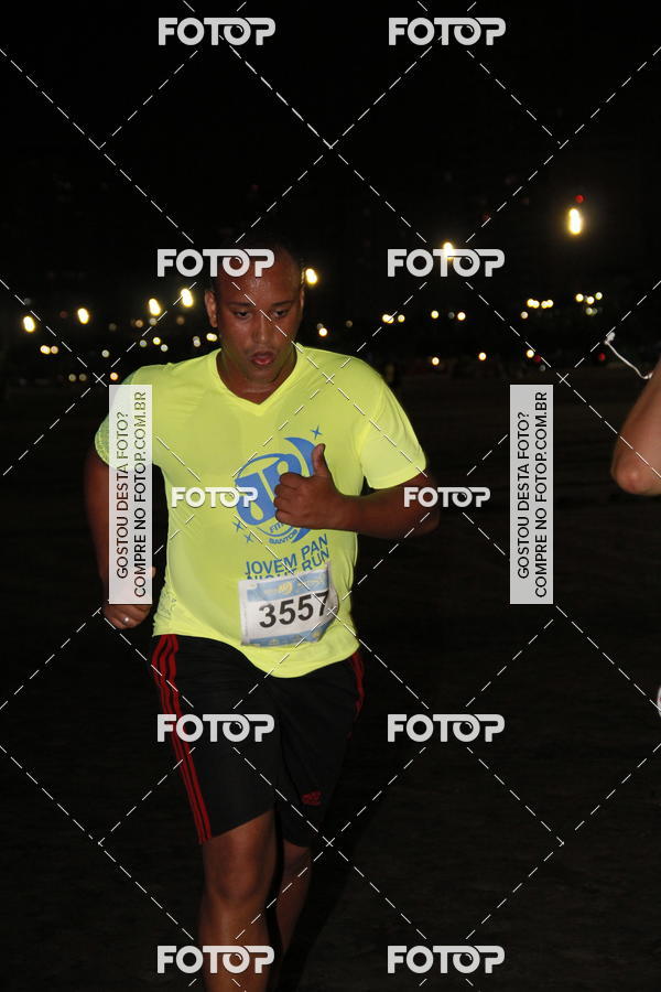 Buy your photos of the eventCircuito Jovem Pan Night Run - Etapa Santos on Fotop