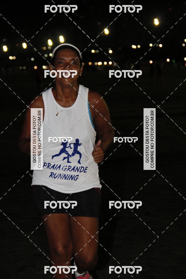 Buy your photos of the eventCircuito Jovem Pan Night Run - Etapa Santos on Fotop