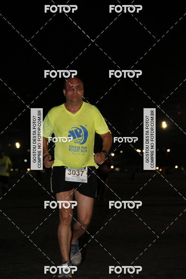 Buy your photos of the eventCircuito Jovem Pan Night Run - Etapa Santos on Fotop