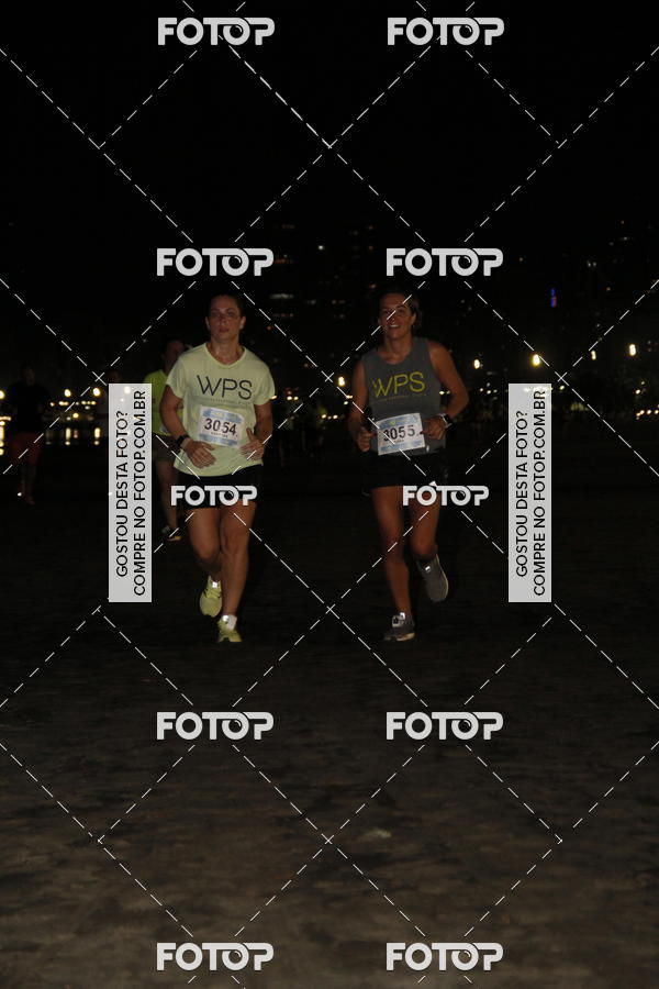 Buy your photos of the eventCircuito Jovem Pan Night Run - Etapa Santos on Fotop