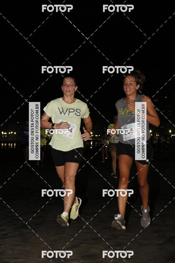 Buy your photos of the eventCircuito Jovem Pan Night Run - Etapa Santos on Fotop