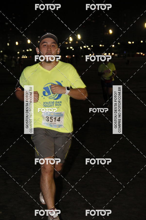 Buy your photos of the eventCircuito Jovem Pan Night Run - Etapa Santos on Fotop