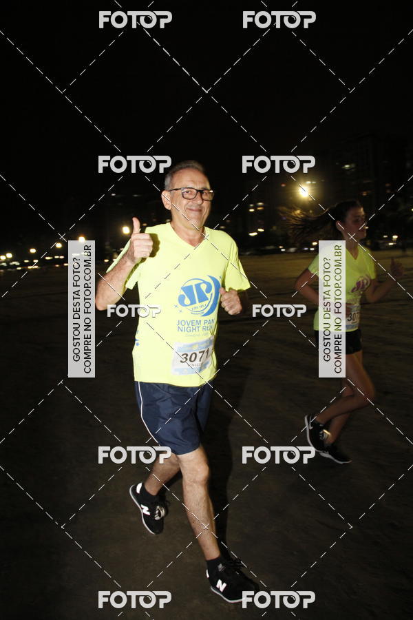 Buy your photos of the eventCircuito Jovem Pan Night Run - Etapa Santos on Fotop