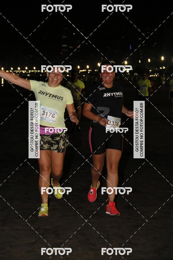 Buy your photos of the eventCircuito Jovem Pan Night Run - Etapa Santos on Fotop