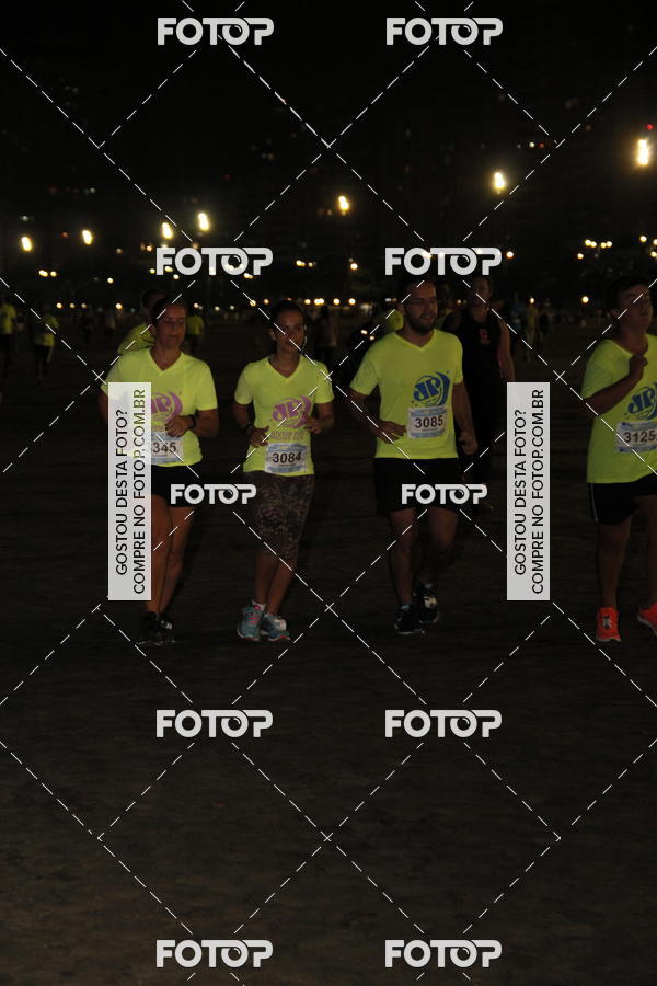Buy your photos of the eventCircuito Jovem Pan Night Run - Etapa Santos on Fotop