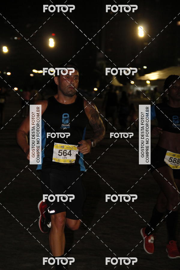 Buy your photos of the eventCircuito Jovem Pan Night Run - Etapa Santos on Fotop