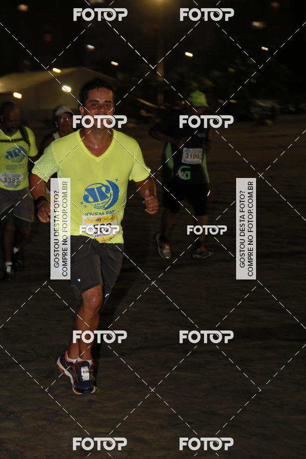 Buy your photos of the eventCircuito Jovem Pan Night Run - Etapa Santos on Fotop