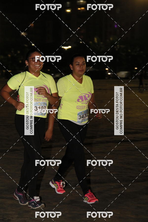 Buy your photos of the eventCircuito Jovem Pan Night Run - Etapa Santos on Fotop