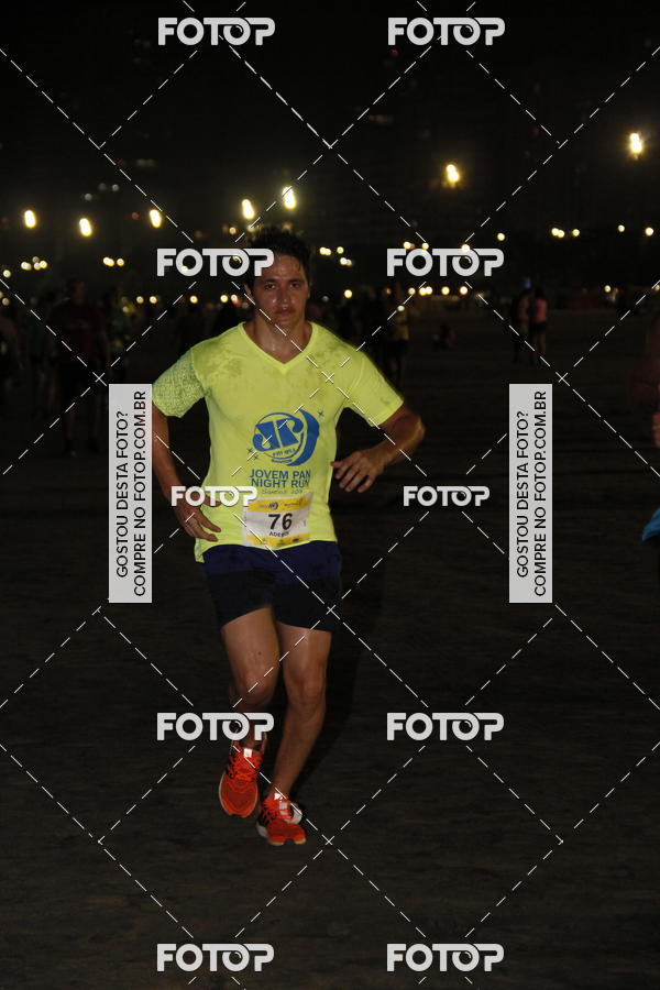 Buy your photos of the eventCircuito Jovem Pan Night Run - Etapa Santos on Fotop