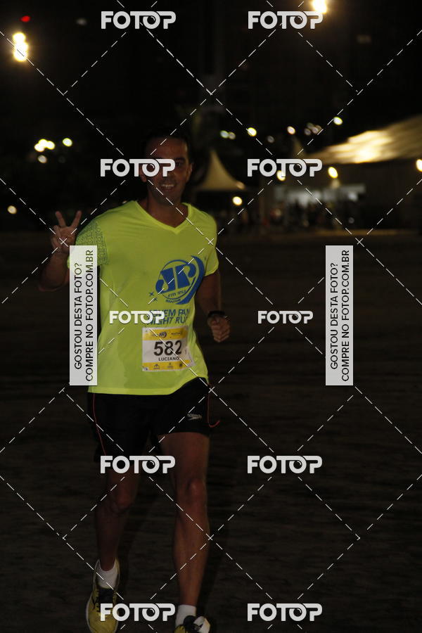 Buy your photos of the eventCircuito Jovem Pan Night Run - Etapa Santos on Fotop
