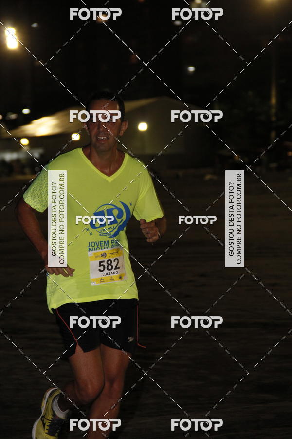 Buy your photos of the eventCircuito Jovem Pan Night Run - Etapa Santos on Fotop