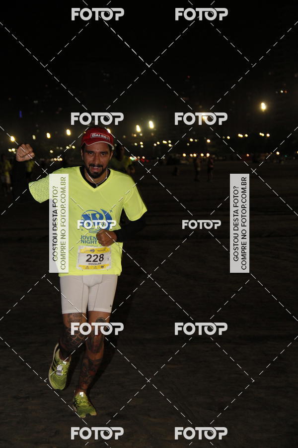 Buy your photos of the eventCircuito Jovem Pan Night Run - Etapa Santos on Fotop