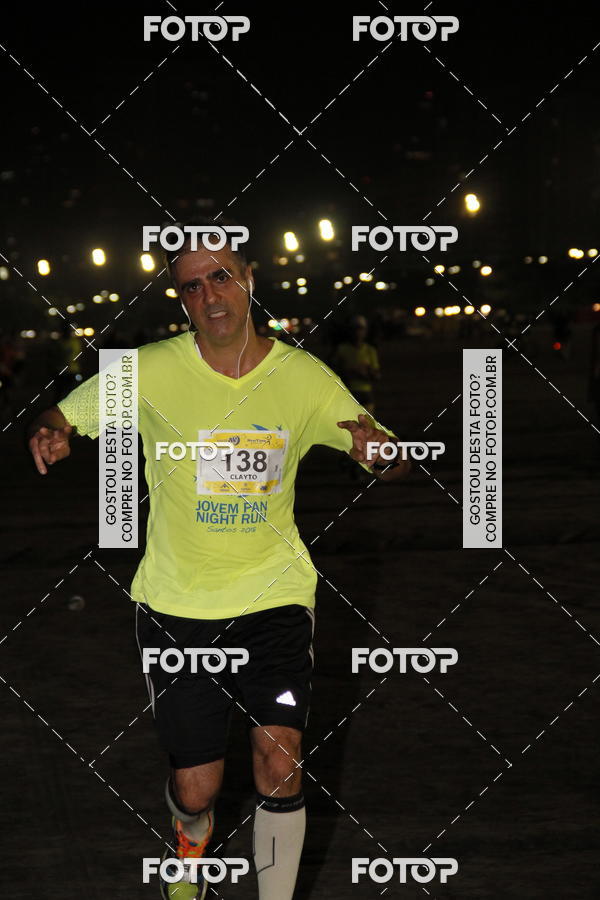 Buy your photos of the eventCircuito Jovem Pan Night Run - Etapa Santos on Fotop