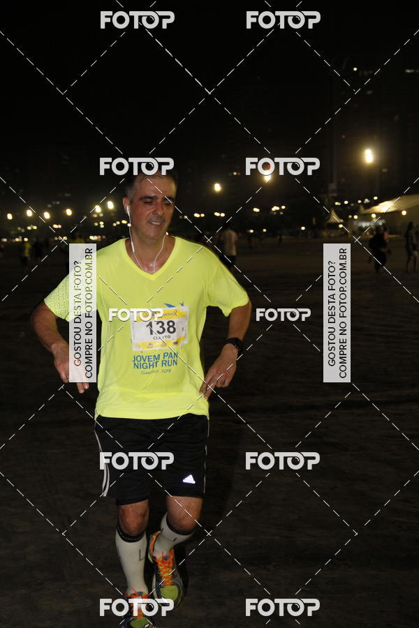 Buy your photos of the eventCircuito Jovem Pan Night Run - Etapa Santos on Fotop