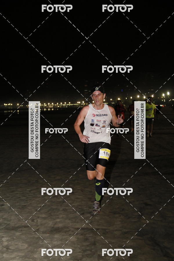 Buy your photos of the eventCircuito Jovem Pan Night Run - Etapa Santos on Fotop