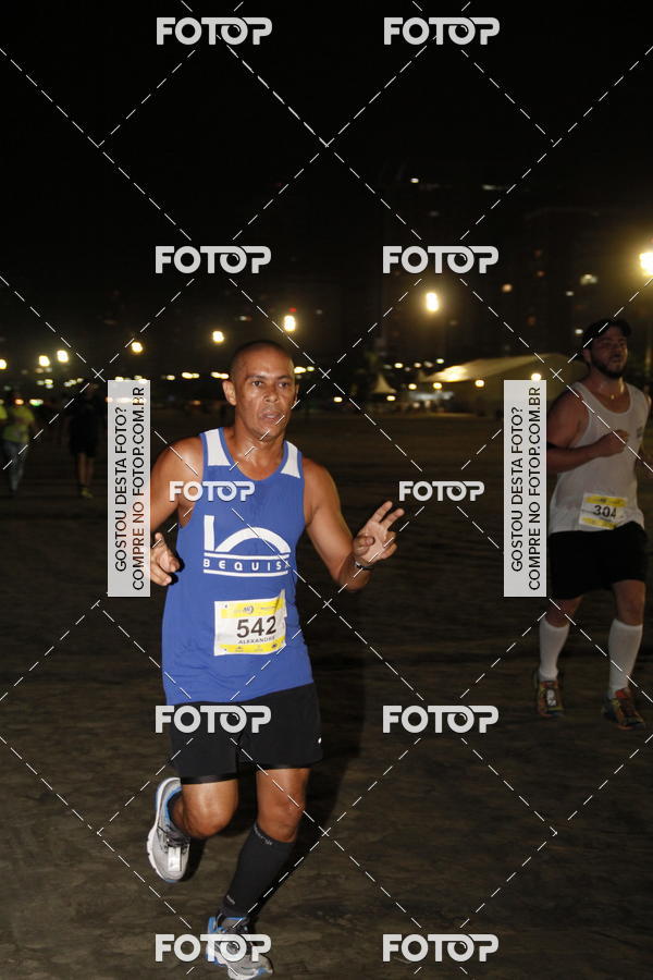 Buy your photos of the eventCircuito Jovem Pan Night Run - Etapa Santos on Fotop