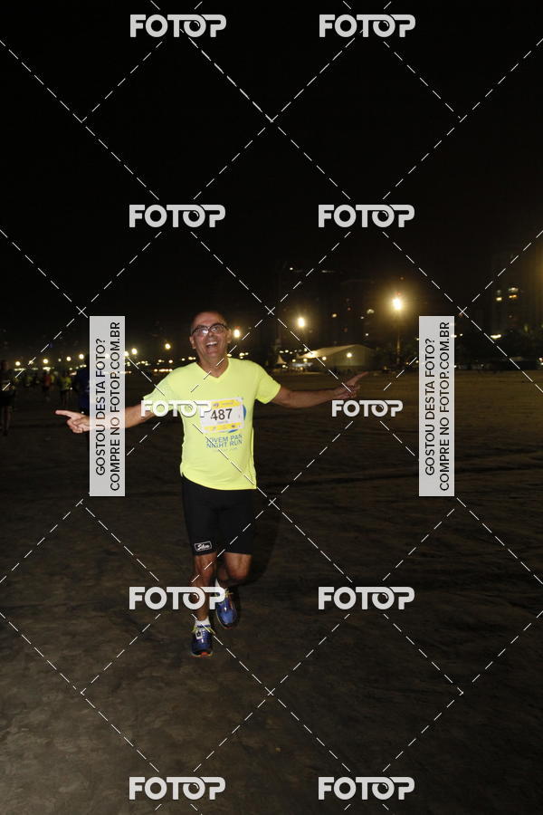 Buy your photos of the eventCircuito Jovem Pan Night Run - Etapa Santos on Fotop